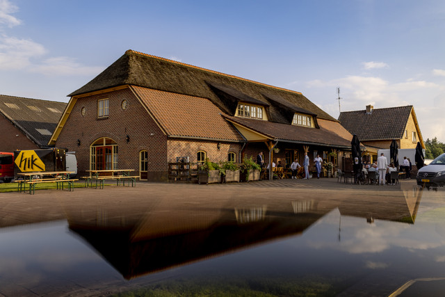 Zonsondergang op het terras van De Boldiek